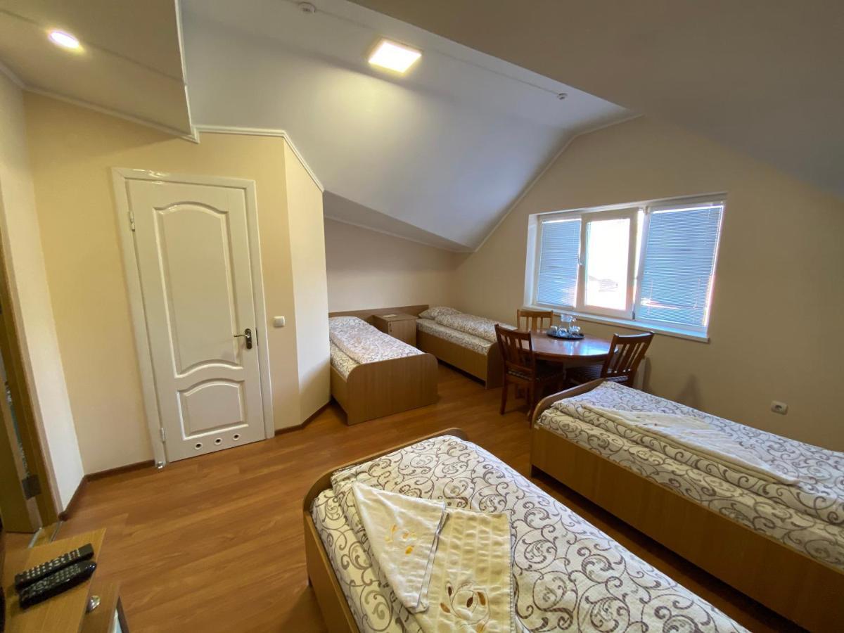 Ковчег Hotel แชร์นิฟซี ภายนอก รูปภาพ